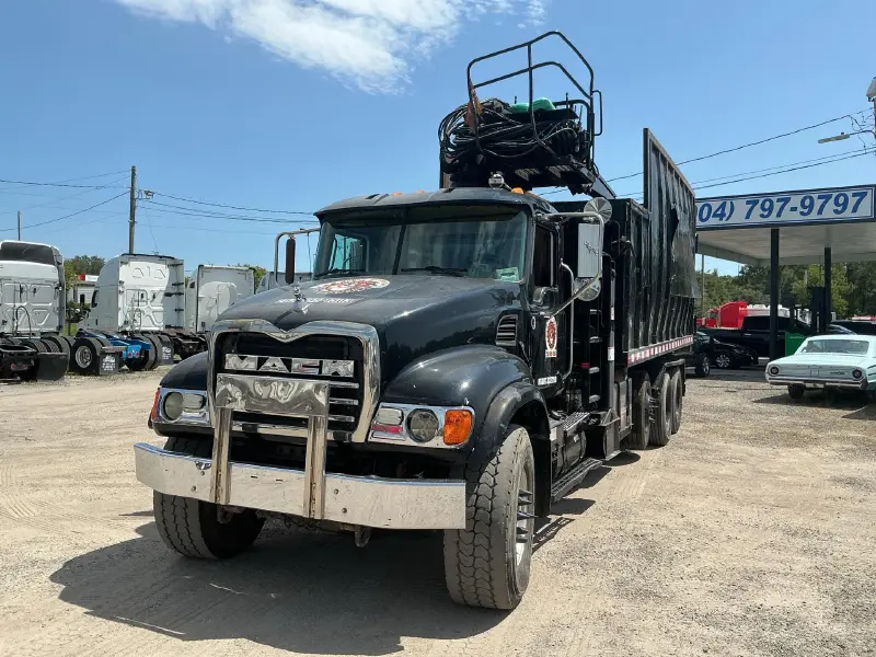 2005 Mack GU713