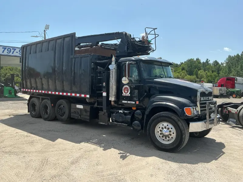 2005 Mack GU713