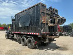 2005 Mack GU713