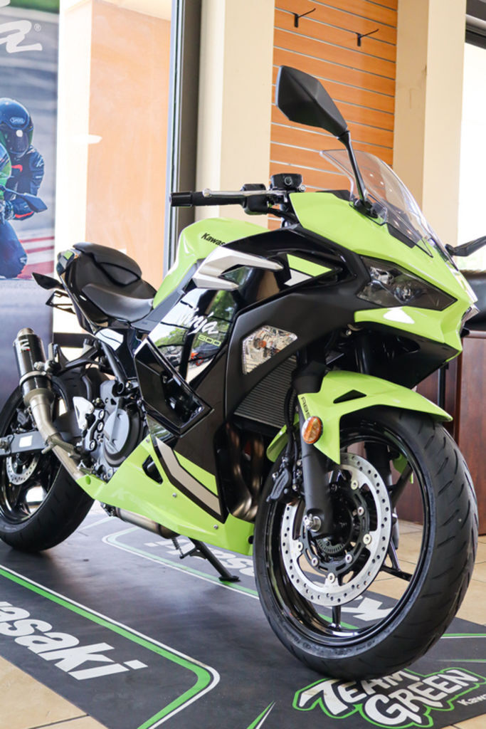 2026 Kawasaki Ninja® 500 ABS Metallic Yellowish Green/Ebony ABS in Orlando, FL