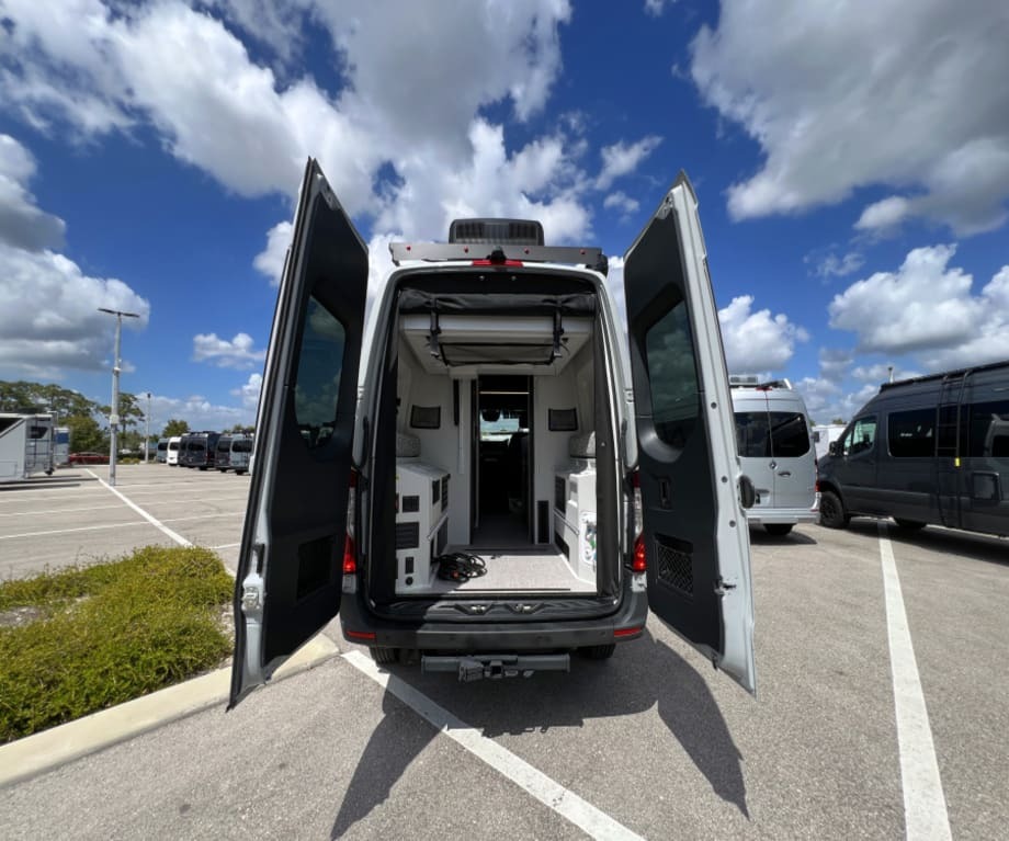 2026 Tiffin TIFFIN GH1-SE-BENCH BASE in fort myers FL