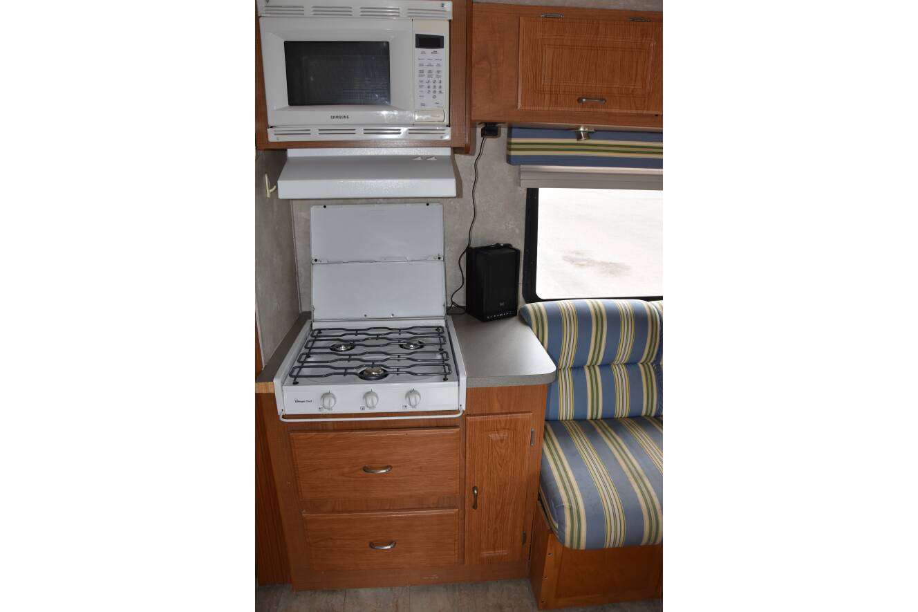 A photo of this 2005 Coachmen FREELANDER 3100SO