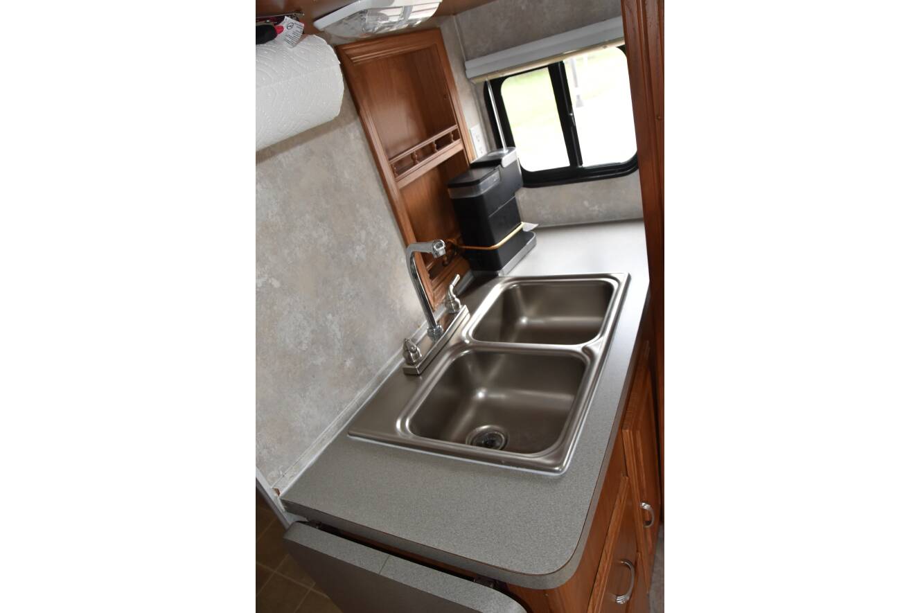 A photo of this 2005 Coachmen FREELANDER 3100SO