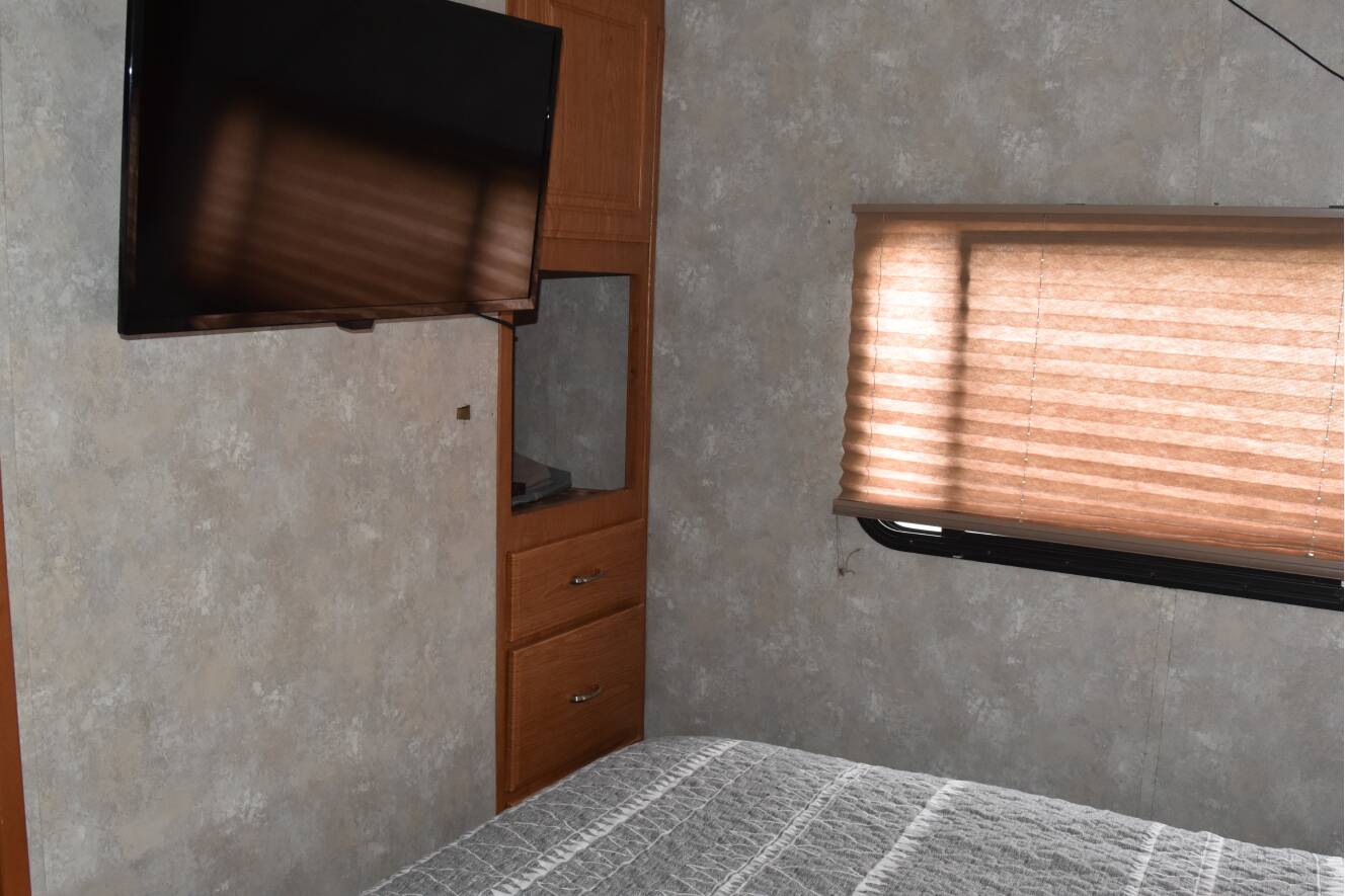 A photo of this 2005 Coachmen FREELANDER 3100SO