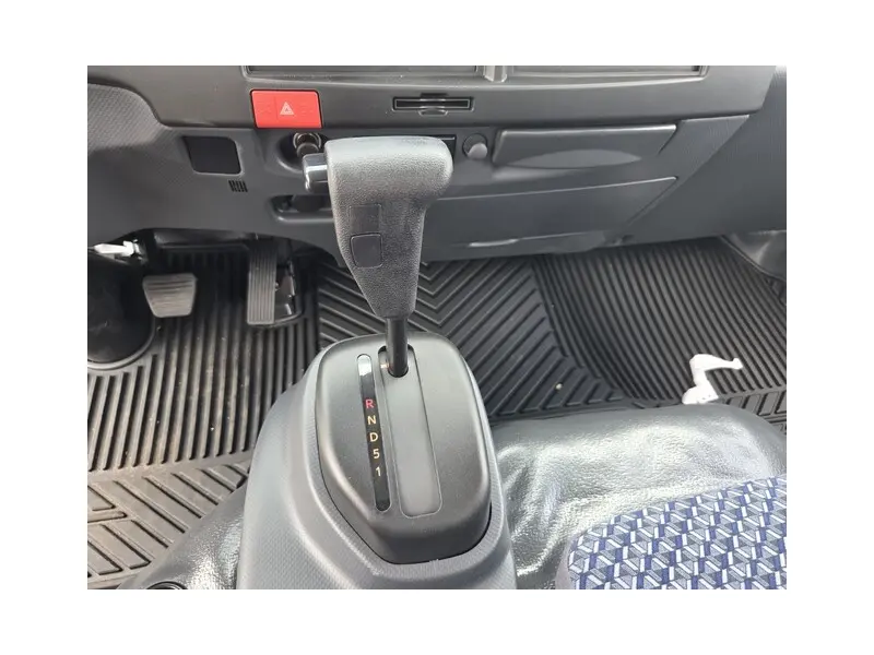2026 ISUZU NPR HD