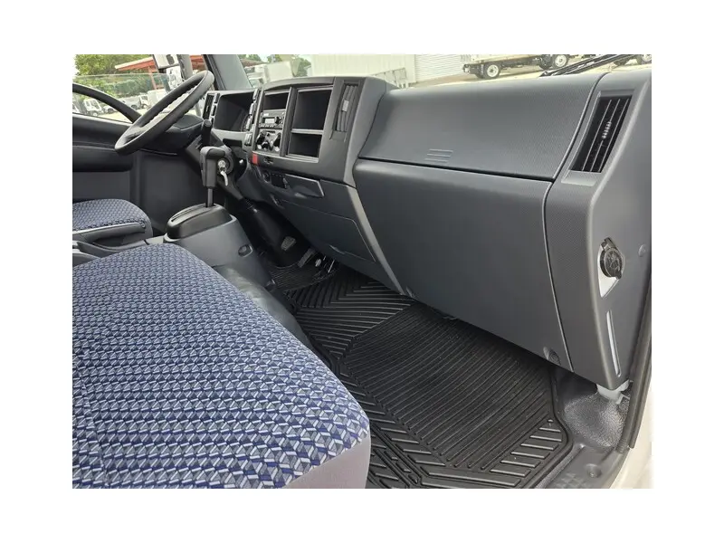 2026 ISUZU NPR HD