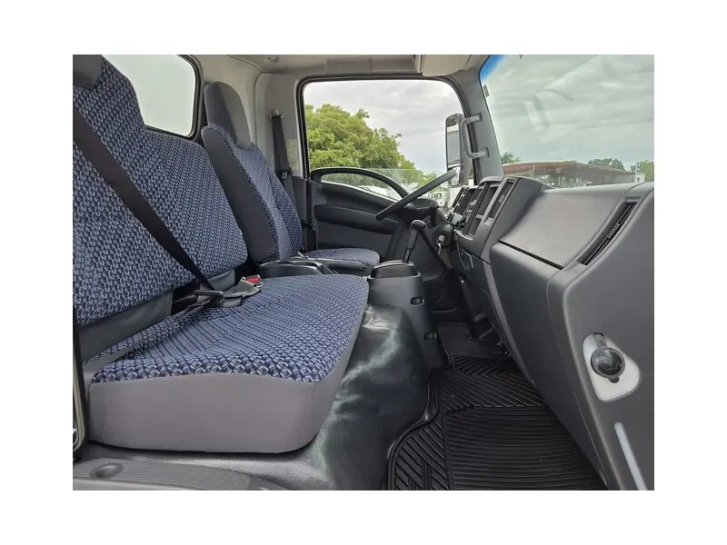 2026 ISUZU NPR HD