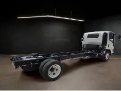 2025 ISUZU NPR HD