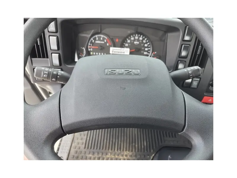 2025 ISUZU NPR HD