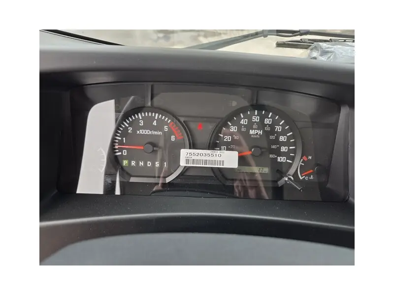 2025 ISUZU NPR HD