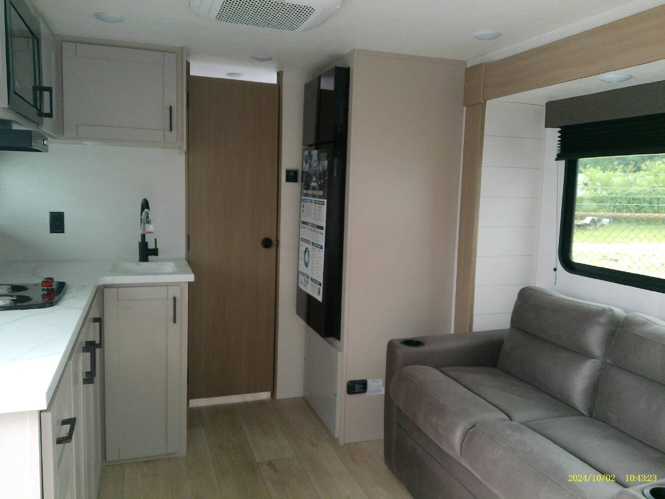 A photo of this 2027 Jayco Jay Flight SLX 180LK