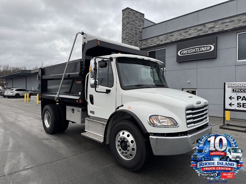 2026 FREIGHTLINER BUSINESS CLASS M2 106 in Riverside, RI