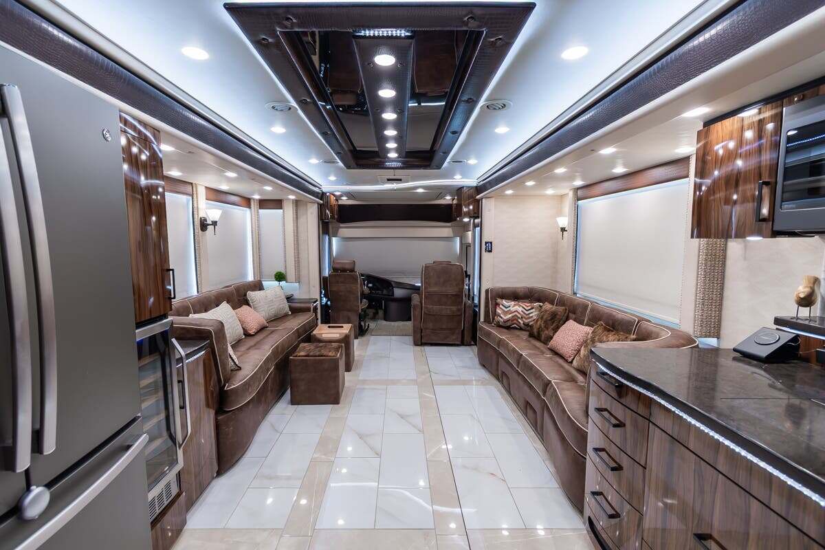 2021 Foretravel REALM PRESIDENTIAL SERIES LVMS in alvarado TX