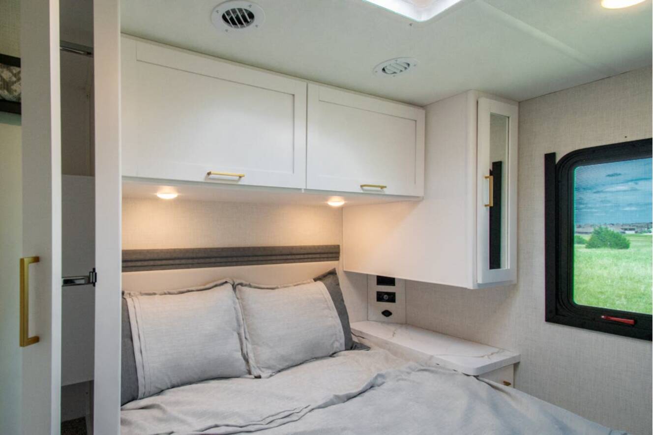 A photo of this 2027 Thor Motor Coach Geneva 28VT