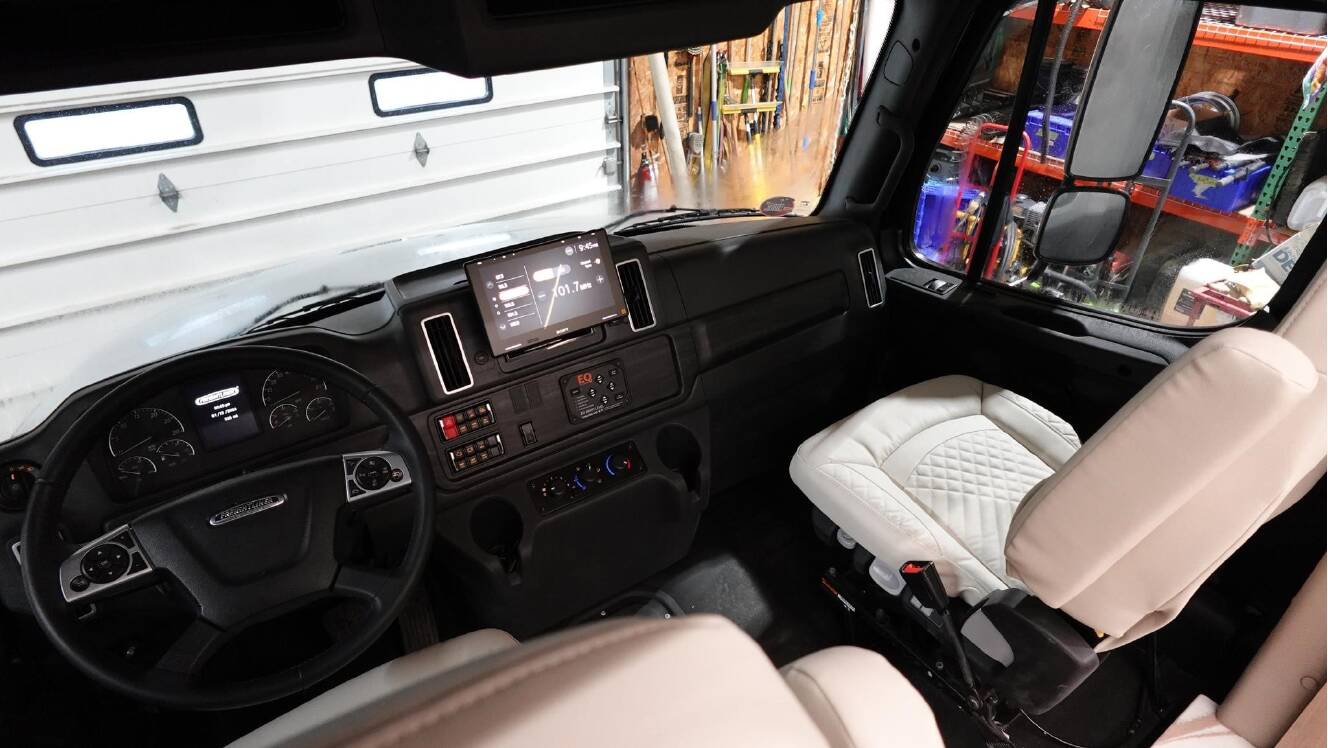 A photo of this 2026 Dynamax EUROPA 37CA