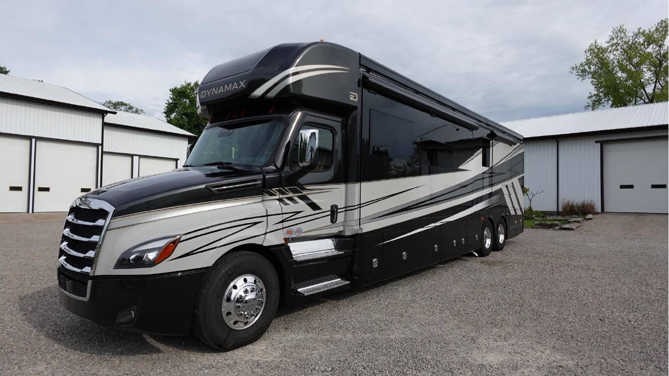 A photo of this 2027 Dynamax GRAND SPORT 45CB