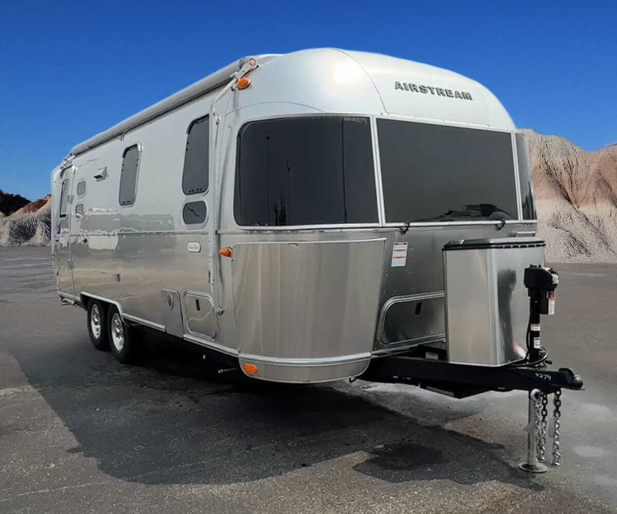 2027 Airstream Flying Cloud 25FB Queen in columbus OH