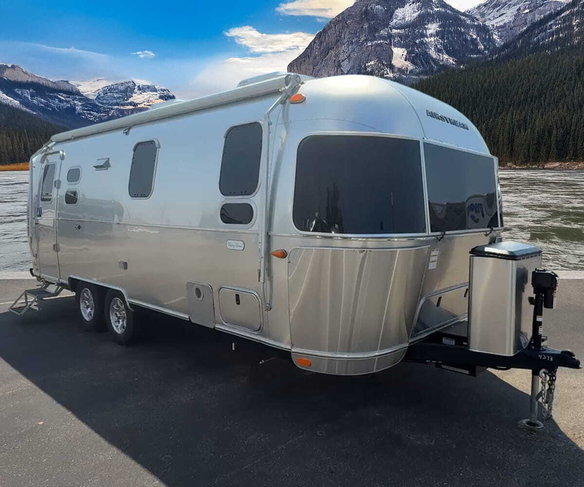 2027 Airstream Flying Cloud 25FB Twin RV