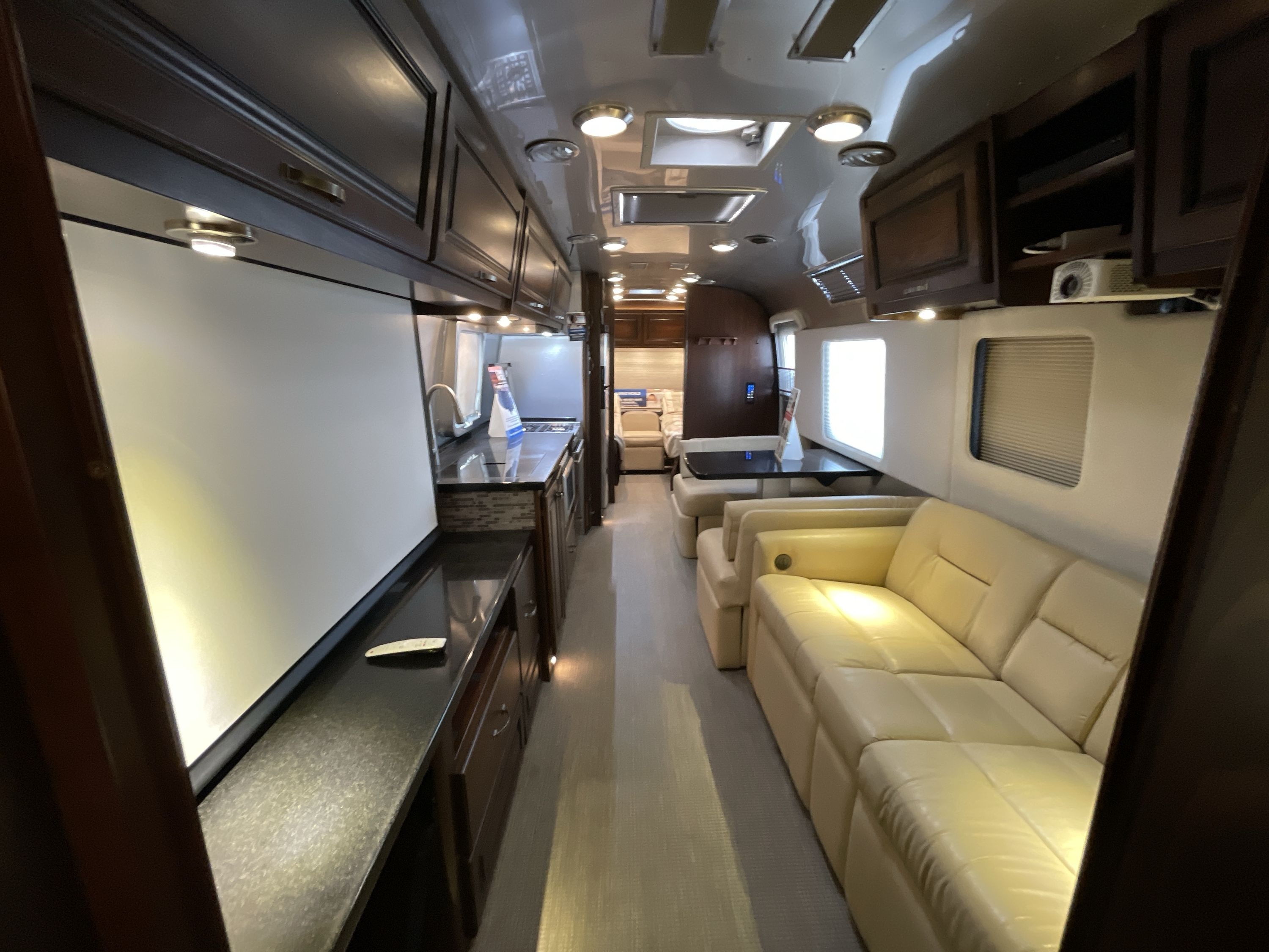 2018 Airstream CLASSIC 33FB TWIN in katy TX