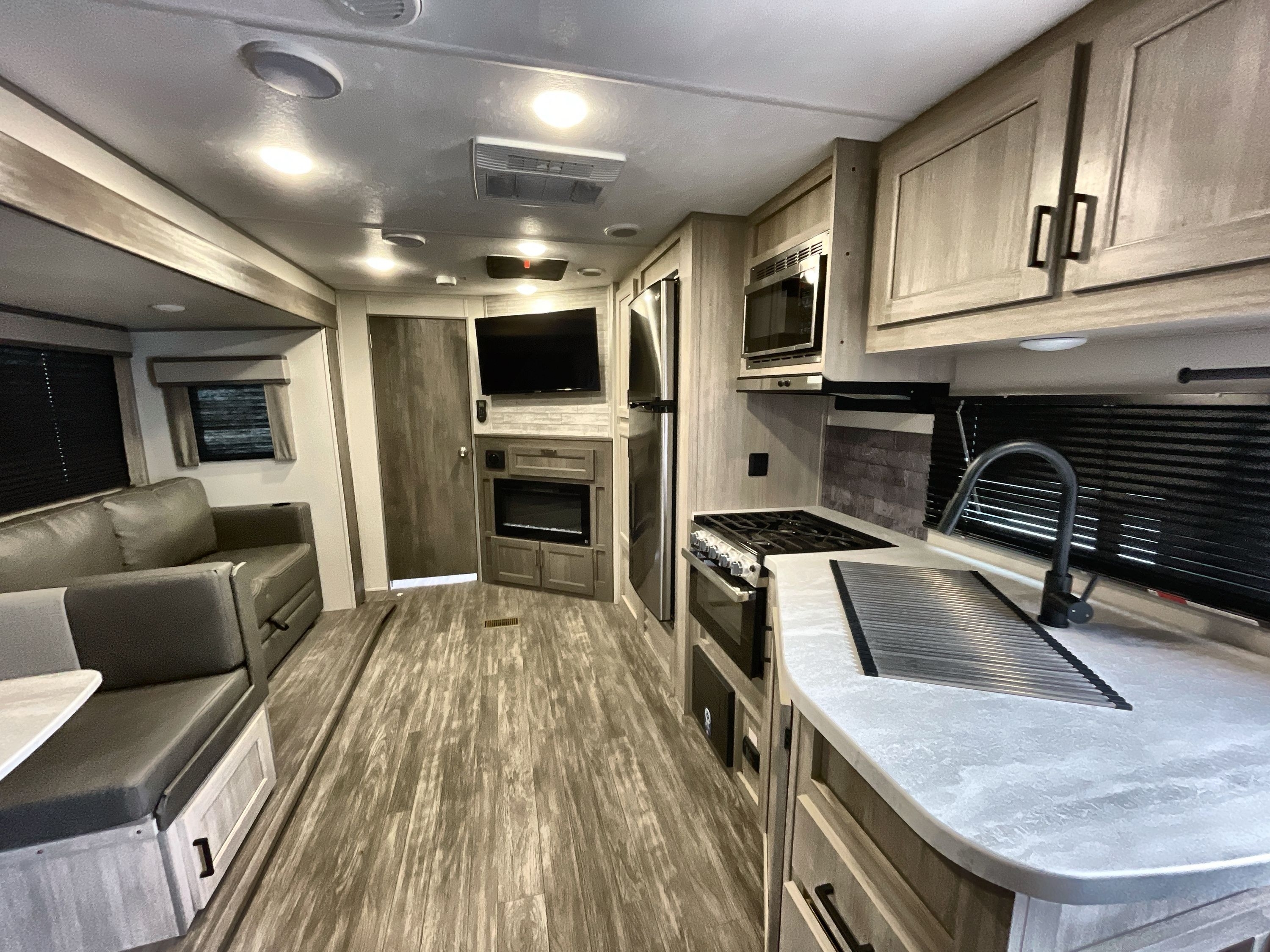 2024 Forest River AURORA 28BHS in uxbridge MA