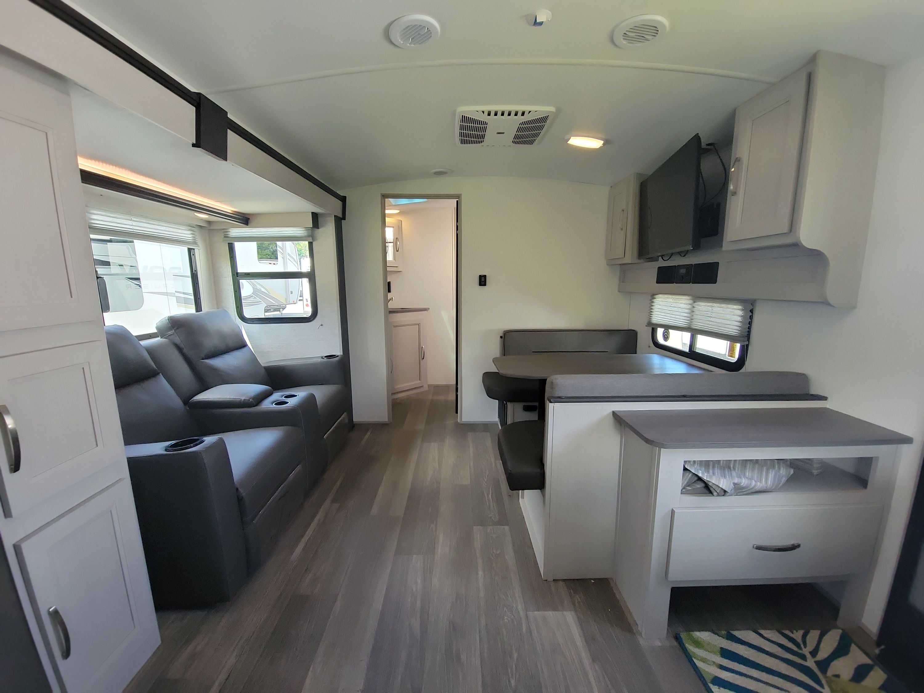 2024 Cruiser Rv SHADOW CRUISER 242RKS in west hatfield MA