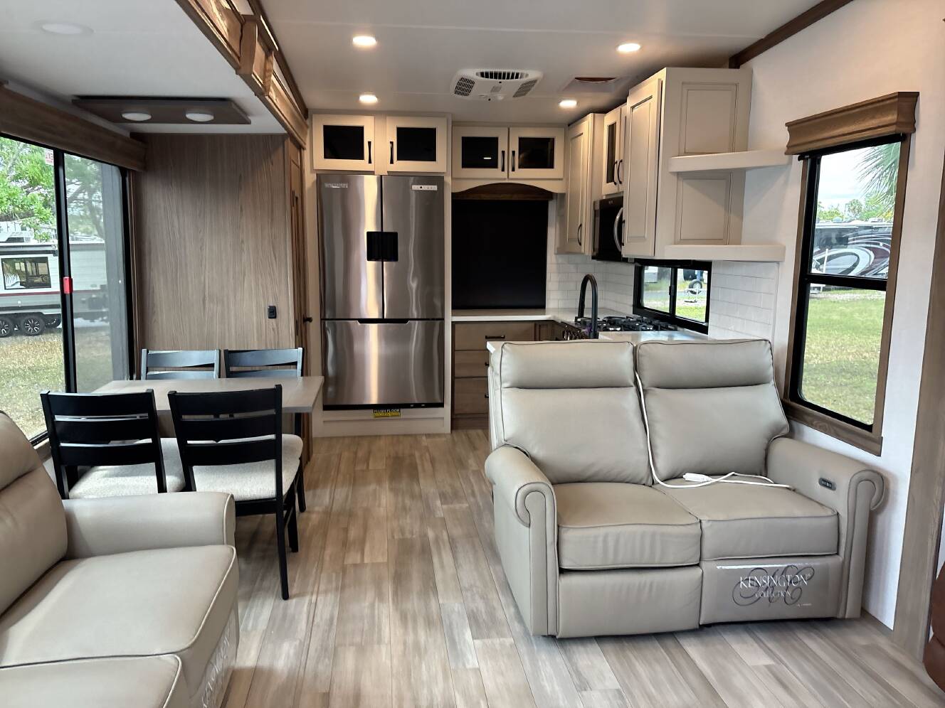 A photo of this 2024 Alliance PARADIGM 382RK