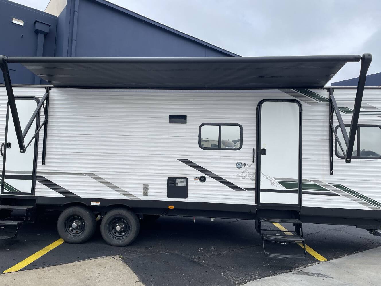 A photo of this 2024 Heartland EDDIE BAUER 320BH-C