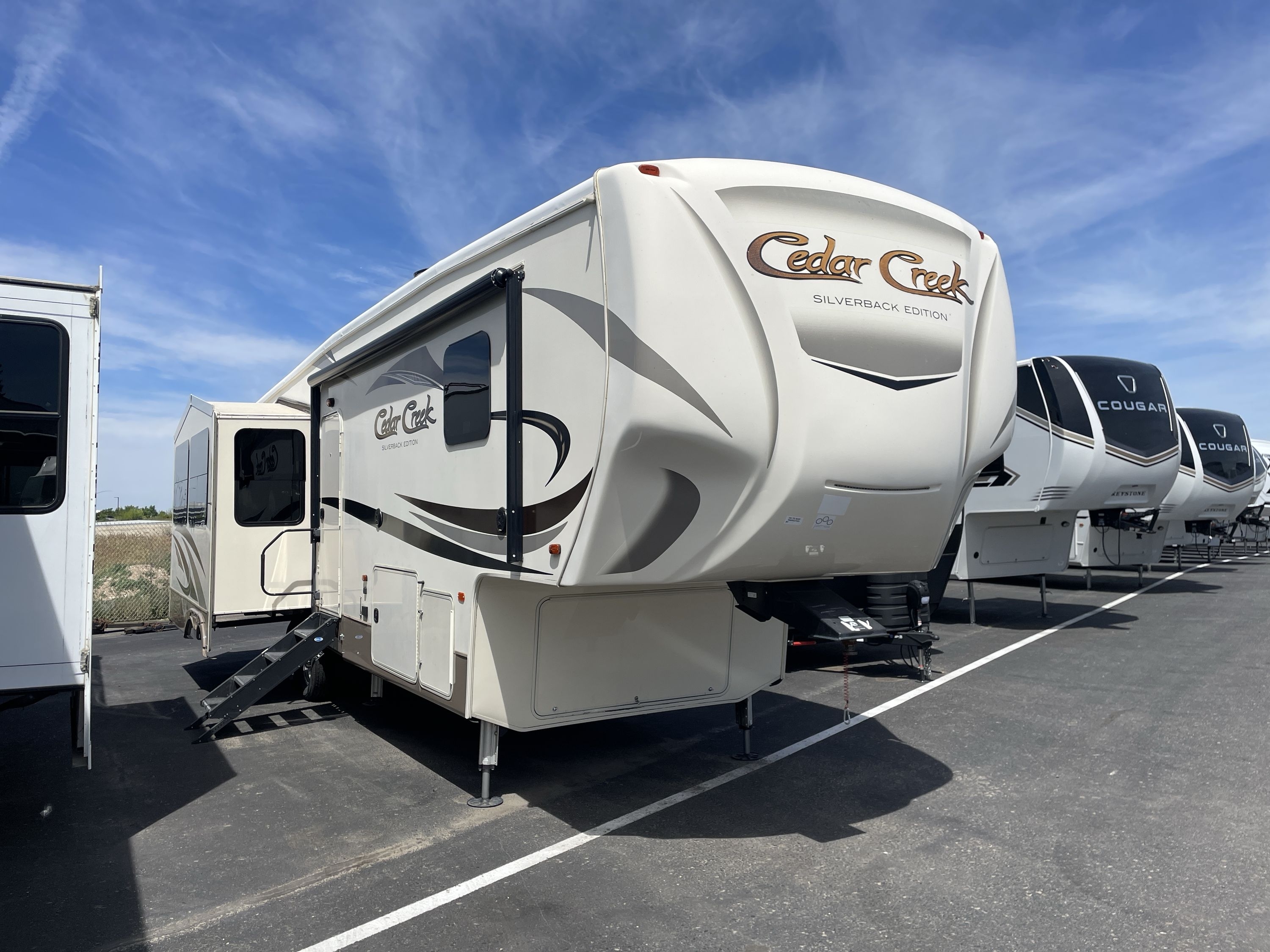 2018 Forest River CEDAR CREEK SILVERBACK 33RK RV