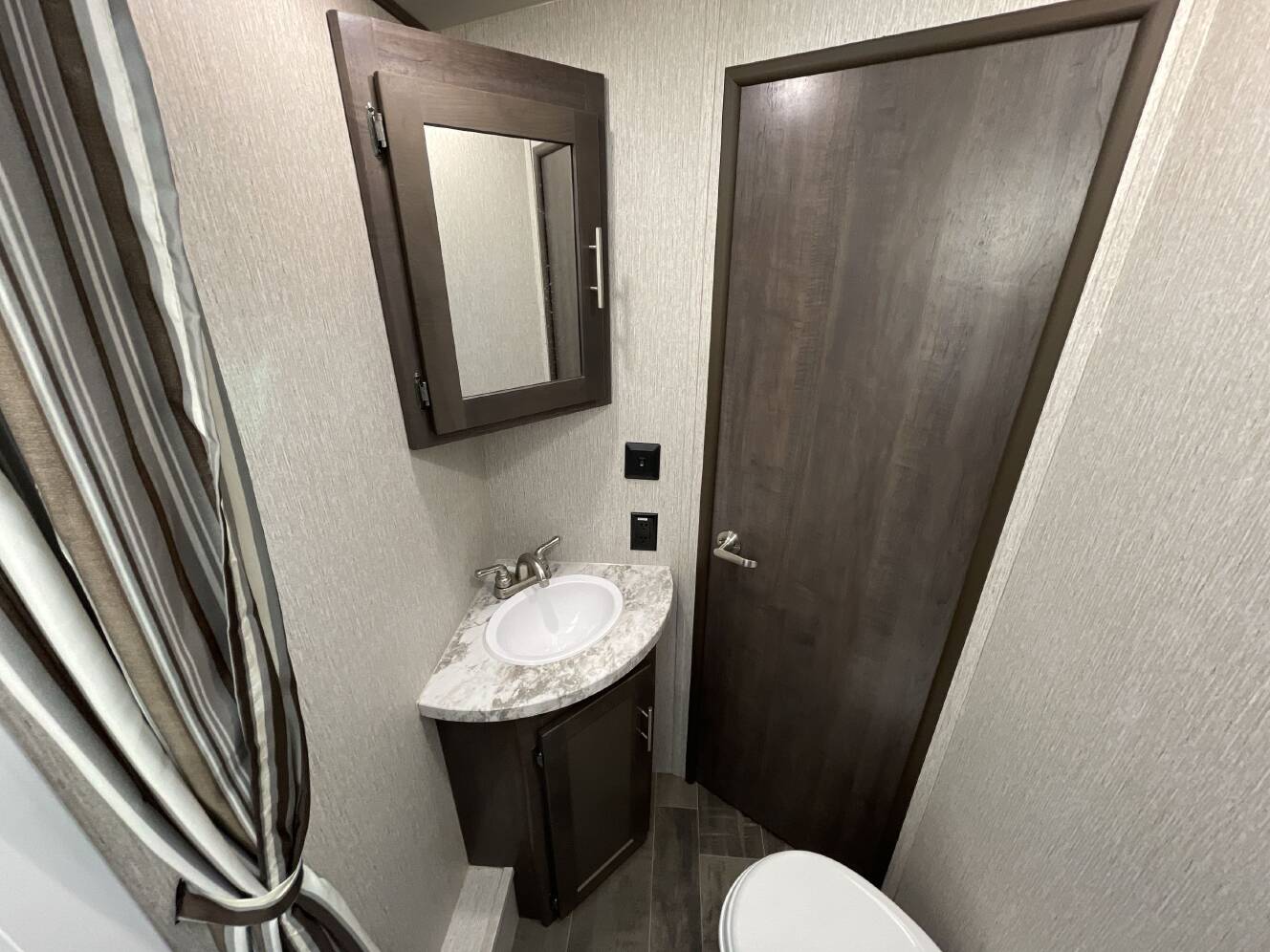 A photo of this 2020 Crossroads SUNSET TRAIL 288BH