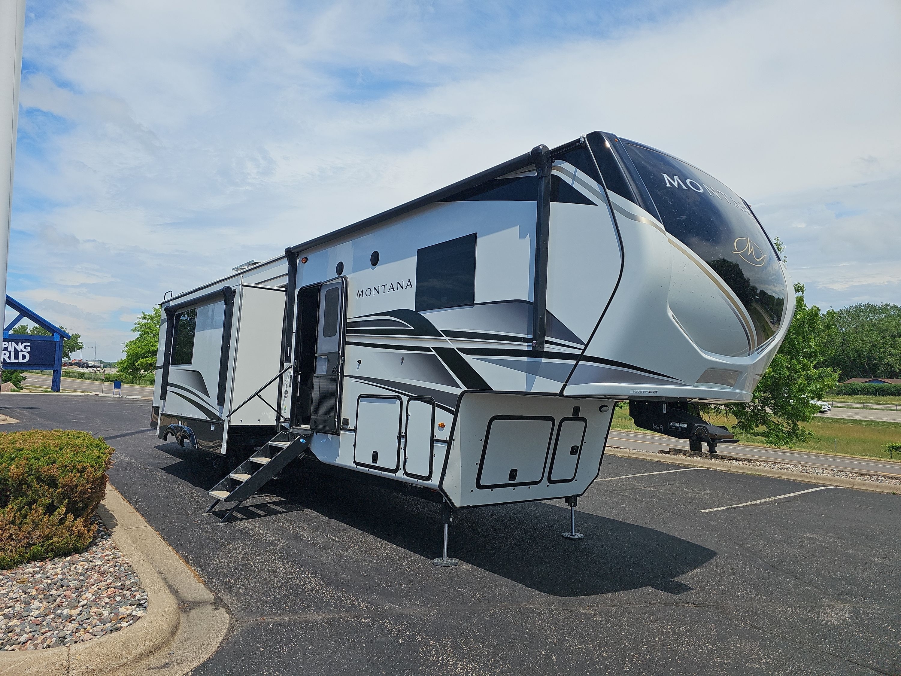 2025 Keystone MONTANA 3915TB in lakeville MN