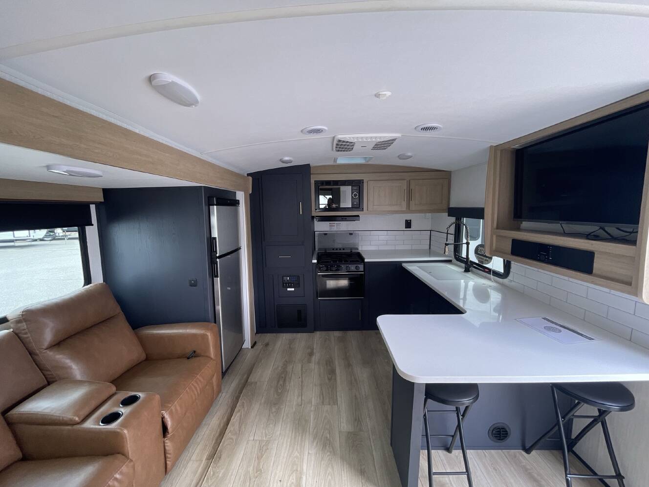 A photo of this 2024 Heartland SUNDANCE 264FKBS
