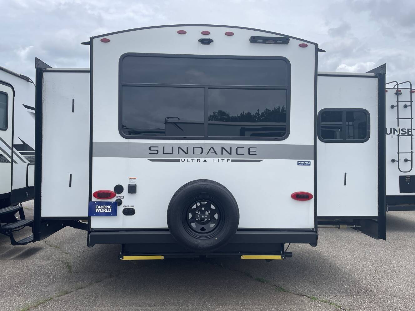 A photo of this 2024 Heartland SUNDANCE 264FKBS