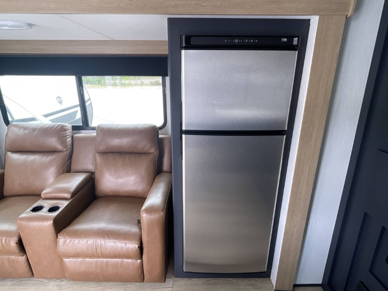 A photo of this 2024 Heartland SUNDANCE 264FKBS