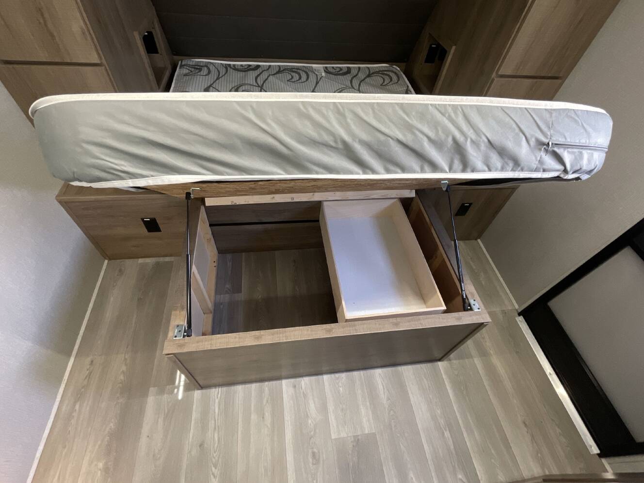 A photo of this 2024 Grand Design IMAGINE 2800BH