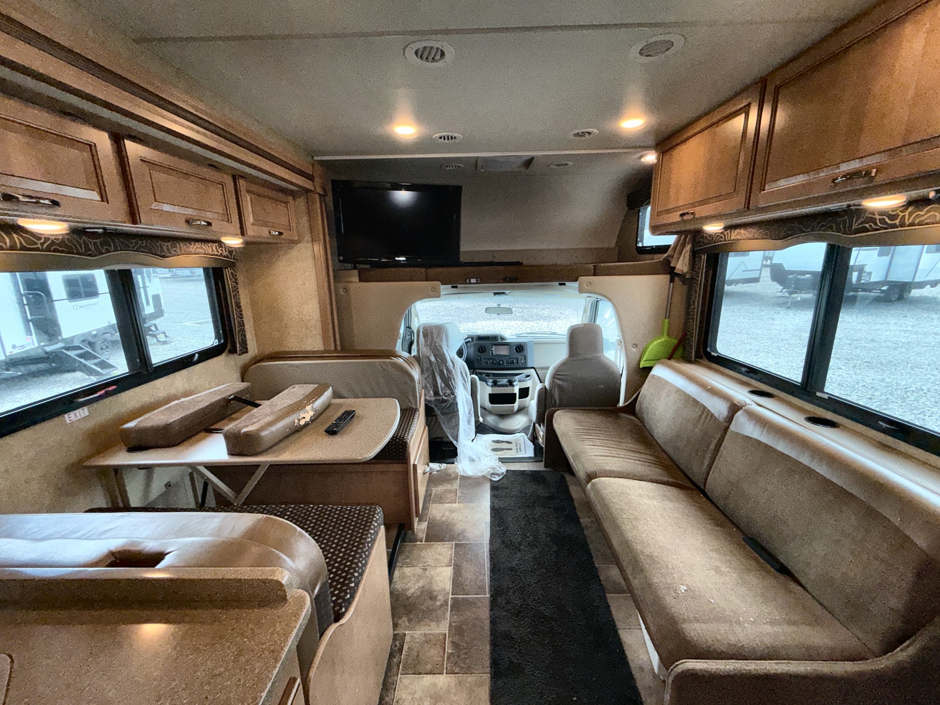 2016 Thor CHATEAU 31W in ashland VA