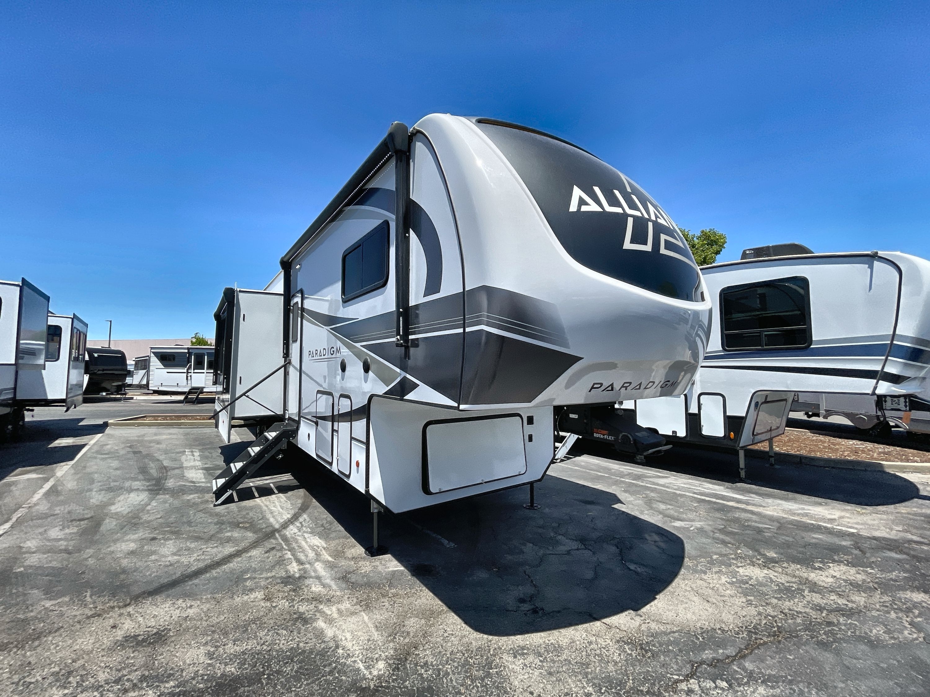 2023 Alliance PARADIGM 395DS RV
