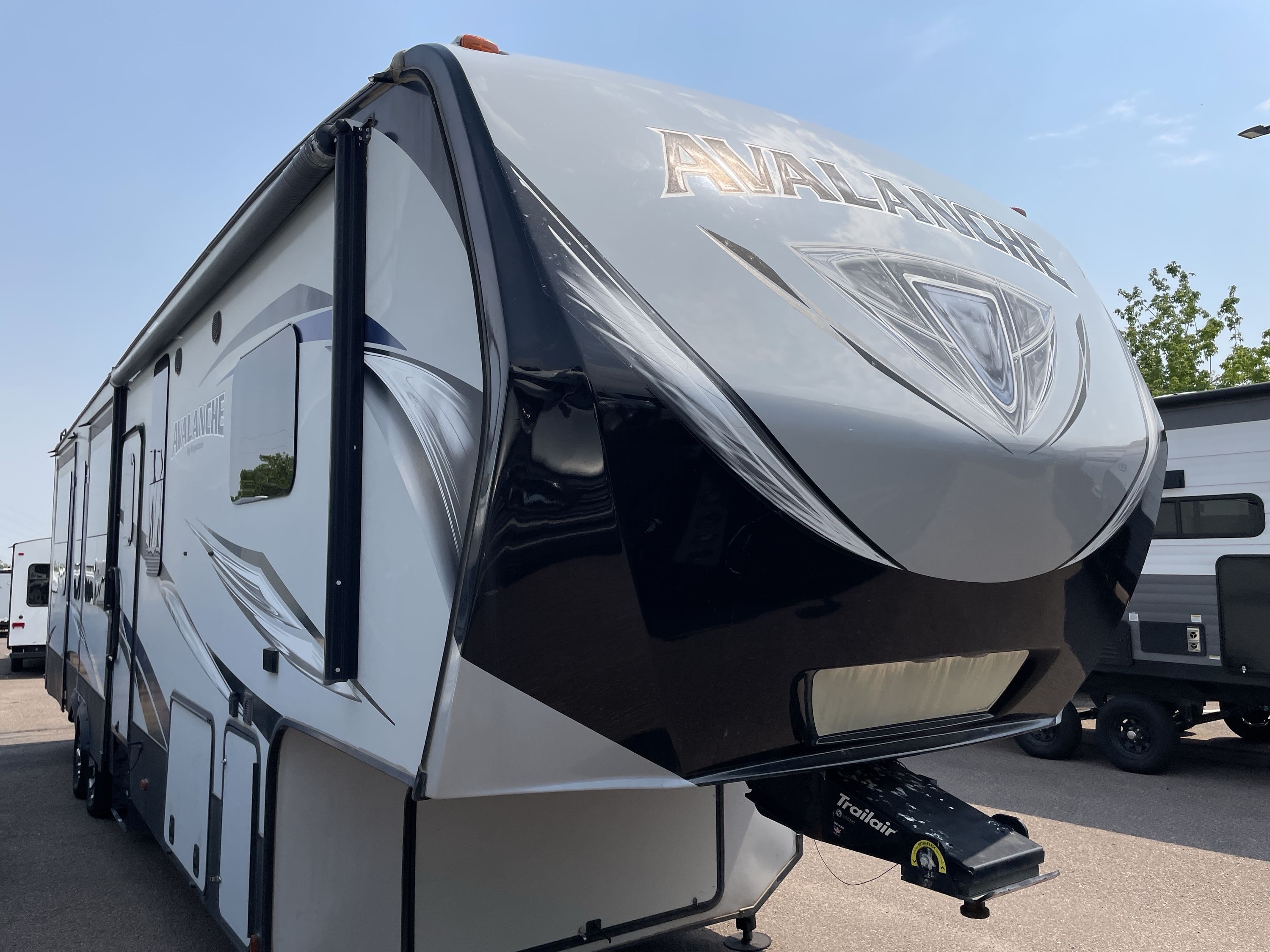2017 Keystone AVALANCHE 370RD RV