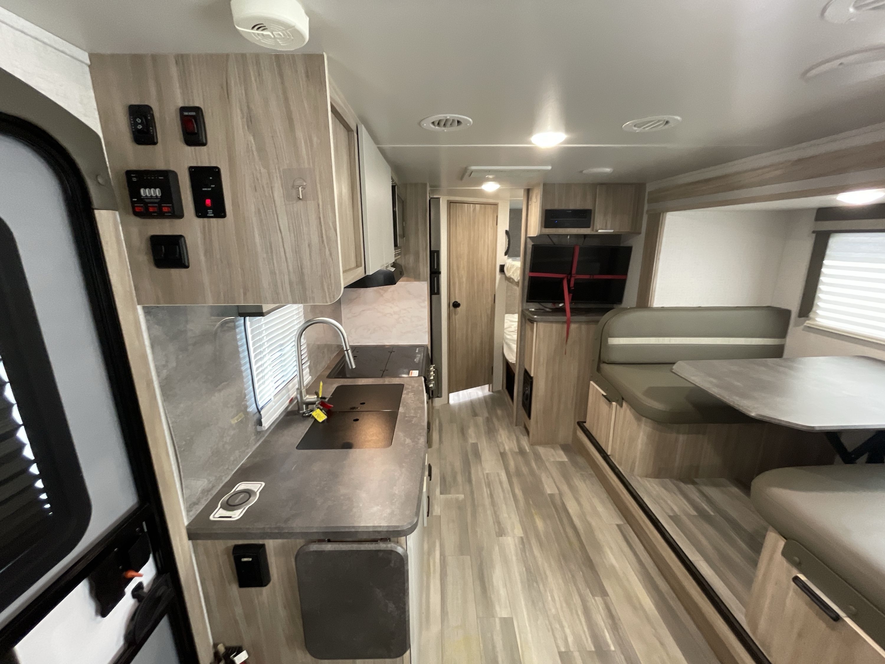 2021 Winnebago MICRO MINNIE 2306BHS in katy TX