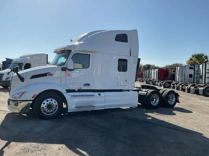 2023 PETERBILT 579