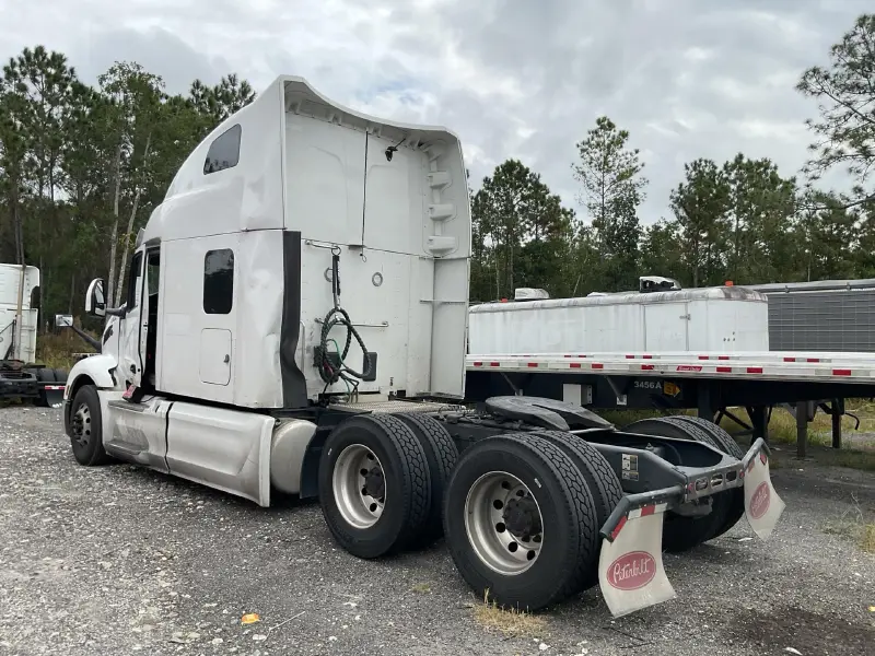2023 PETERBILT 579