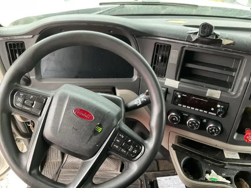 2023 PETERBILT 579