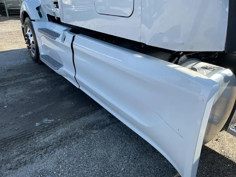 2023 PETERBILT 579