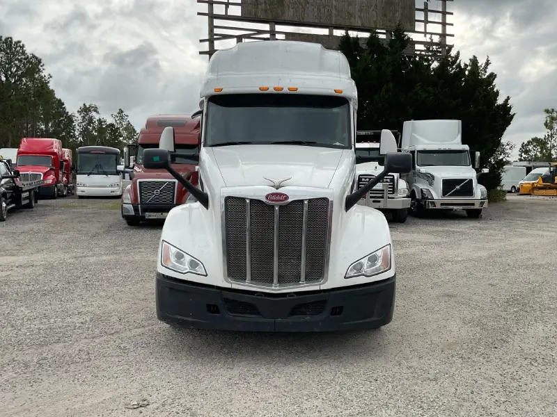 2023 PETERBILT 579
