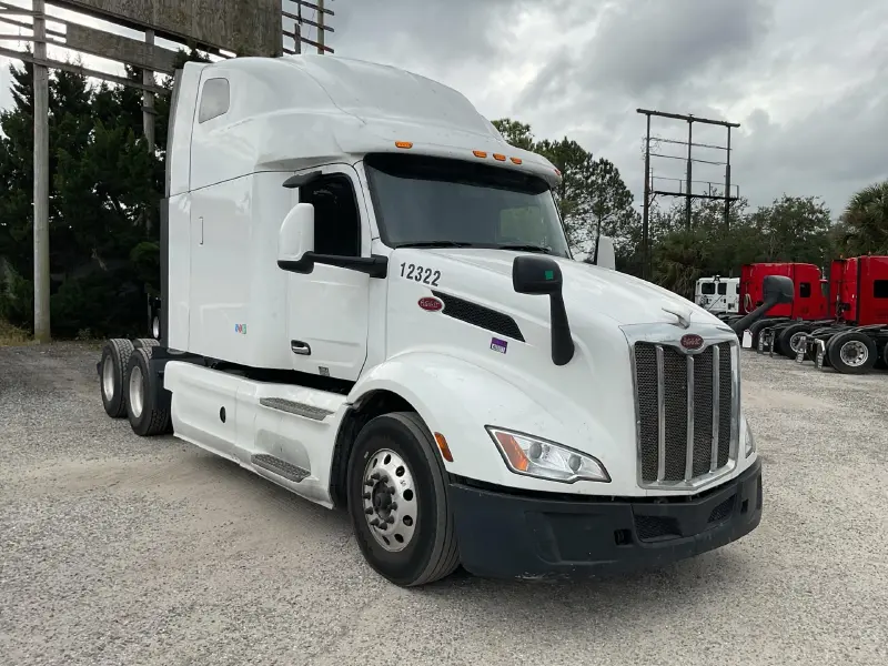 2023 PETERBILT 579