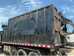 2005 Mack GU713