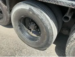 2005 Mack GU713