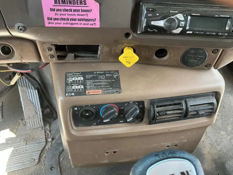 2005 Mack GU713