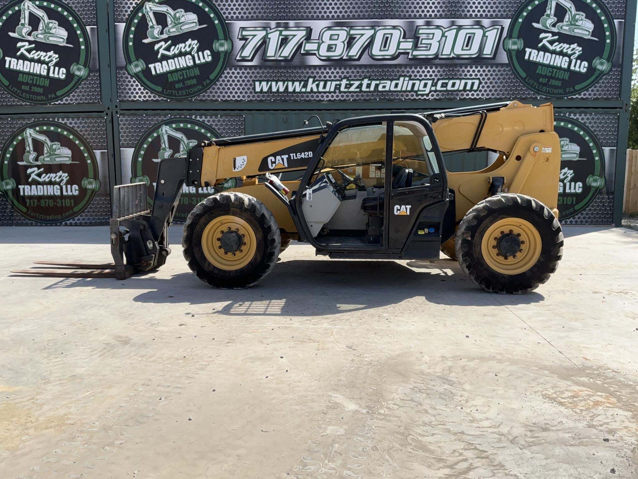 2016 CATERPILLAR TL642D in Littlestown, PA