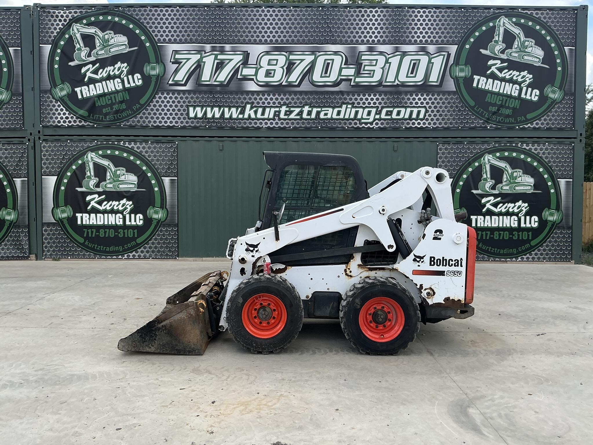 2014 BOBCAT S650 in Littlestown, PA