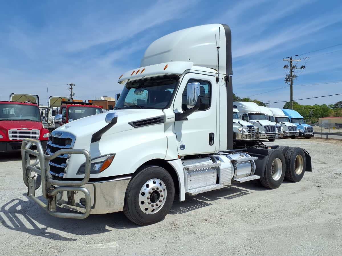2020 FREIGHTLINER CASCADIA 126 in Greenville, SC